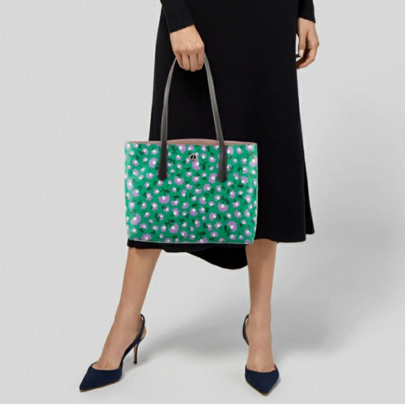 KATE SPADE โ ๏ธ NEW YORK LEATHER HANDBAG SMALL ๐ - Picture 9 of 12